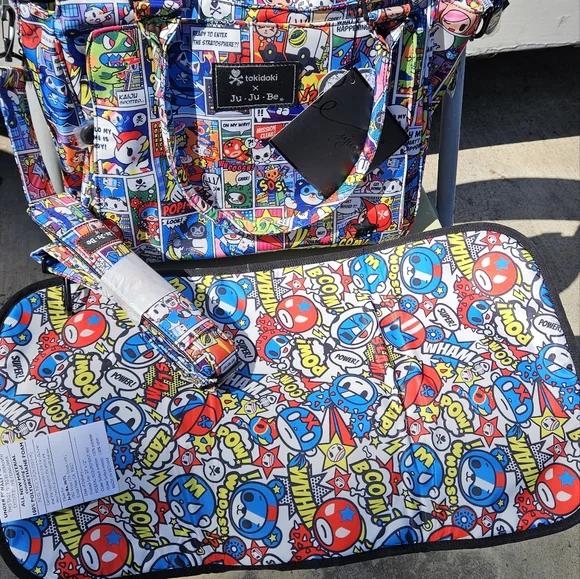 TokiDoki Jujube Be classy ~Super Toki diaper bag with changer - Picture 5 of 8